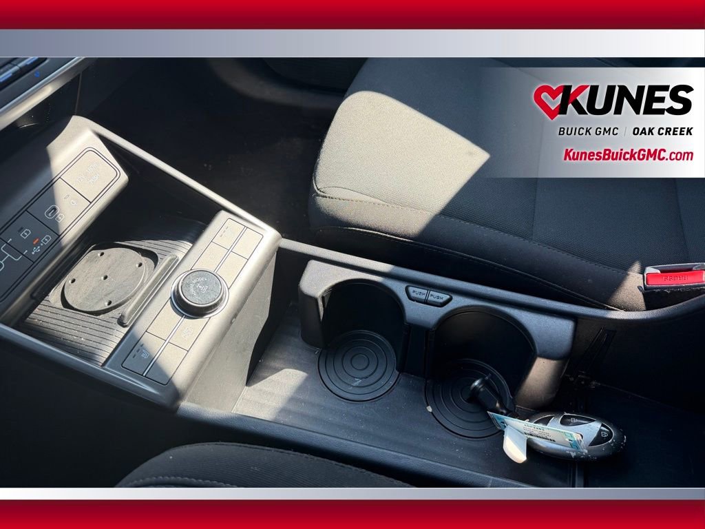 Used 2024 Hyundai Kona SEL w/ Convenience Package image 16