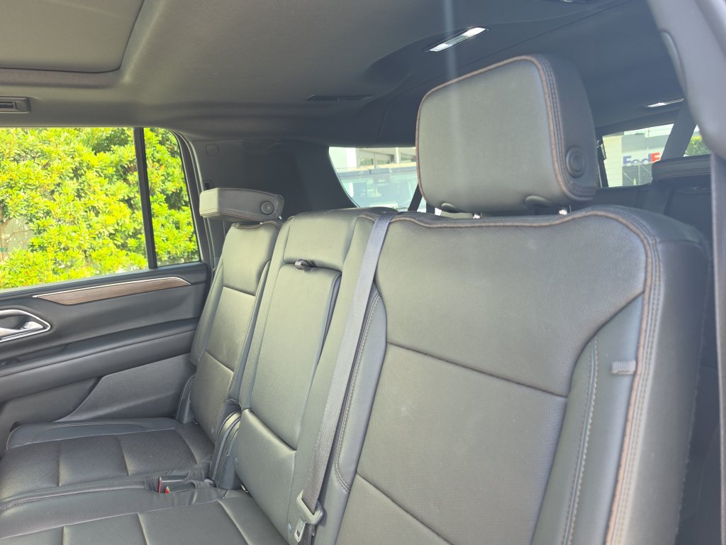 Used 2023 Chevrolet Suburban High Country w/ LPO, Illumination Package RWD image 12