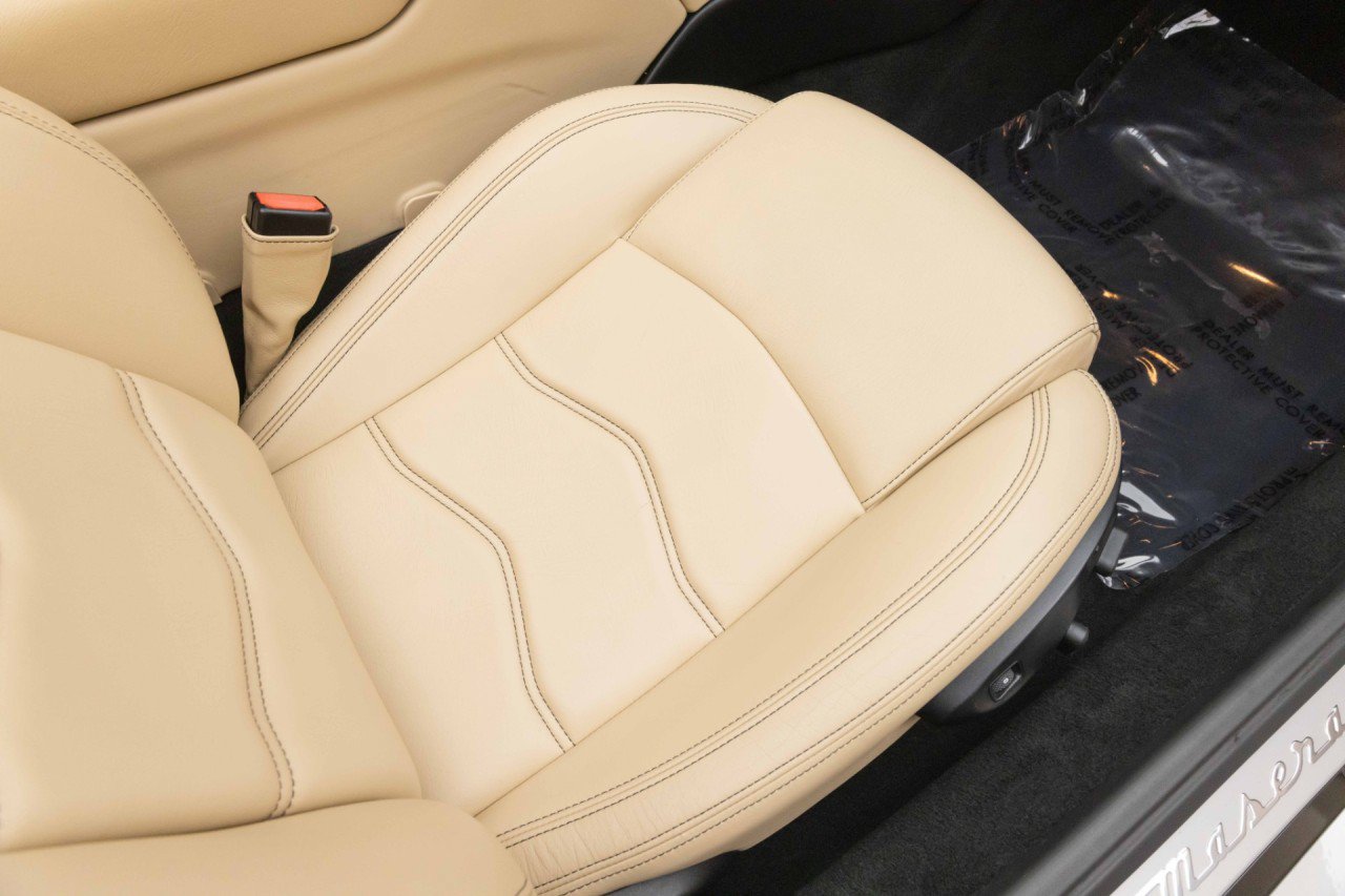 Used 2015 Maserati GranTurismo Convertible RWD image 32