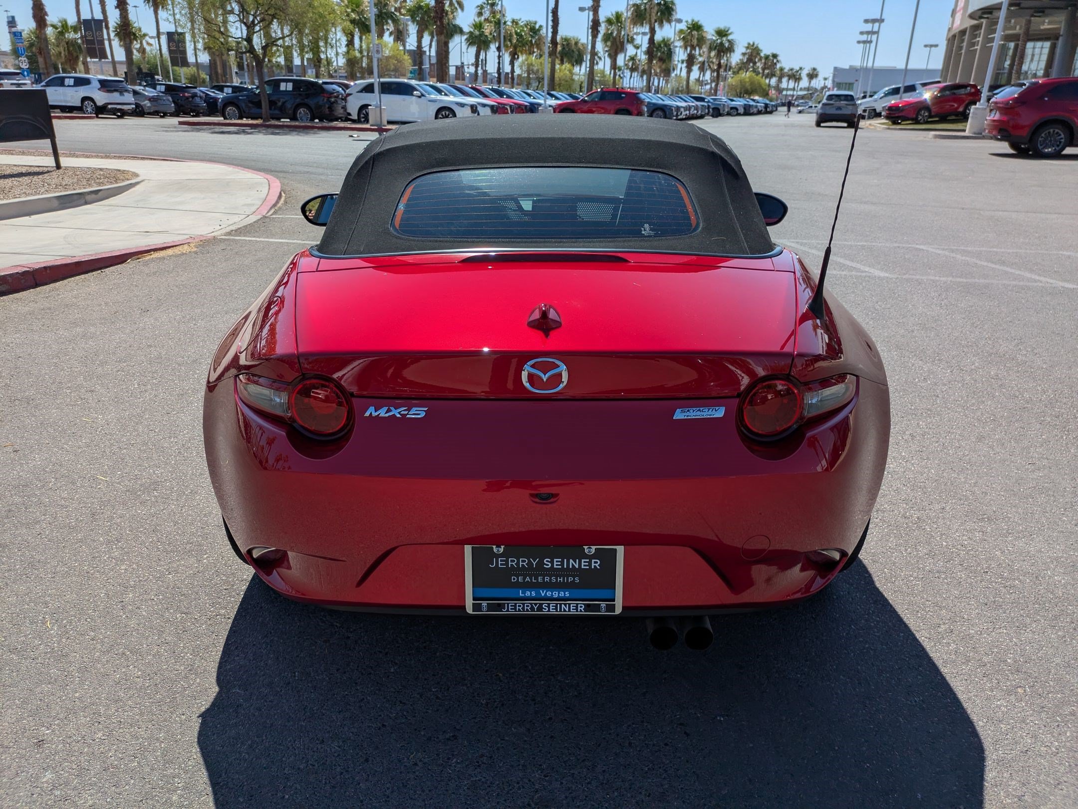 Used 2019 MAZDA MX-5 Miata Grand Touring RWD image 4