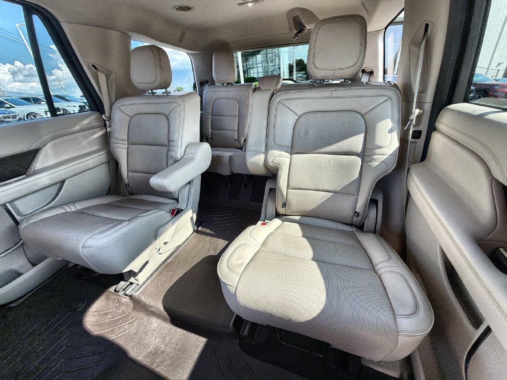 Used 2019 Lincoln Navigator Reserve AWD/4WD image 21