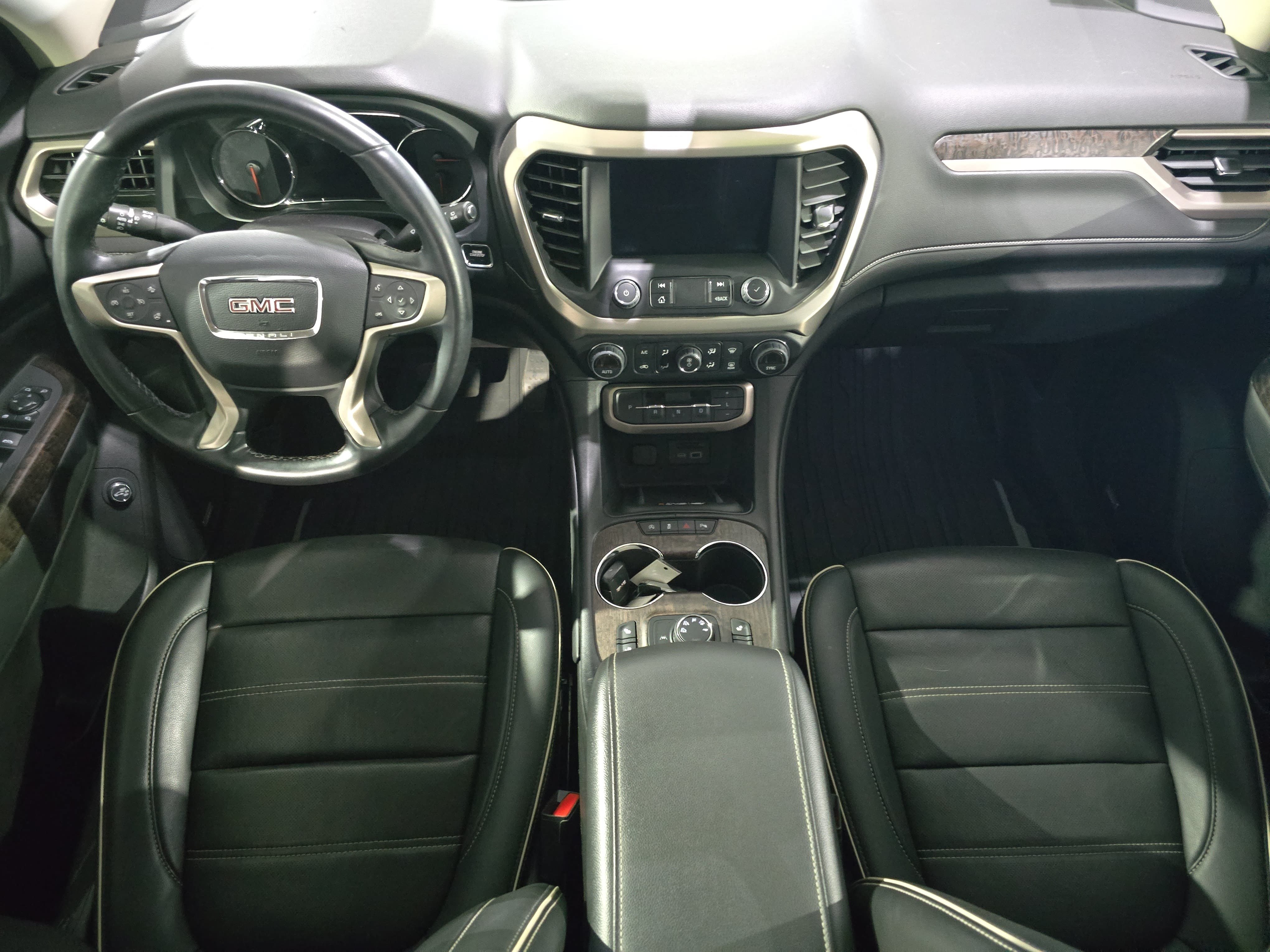 Used 2023 GMC Acadia Denali w/ Black Diamond Edition AWD/4WD image 10