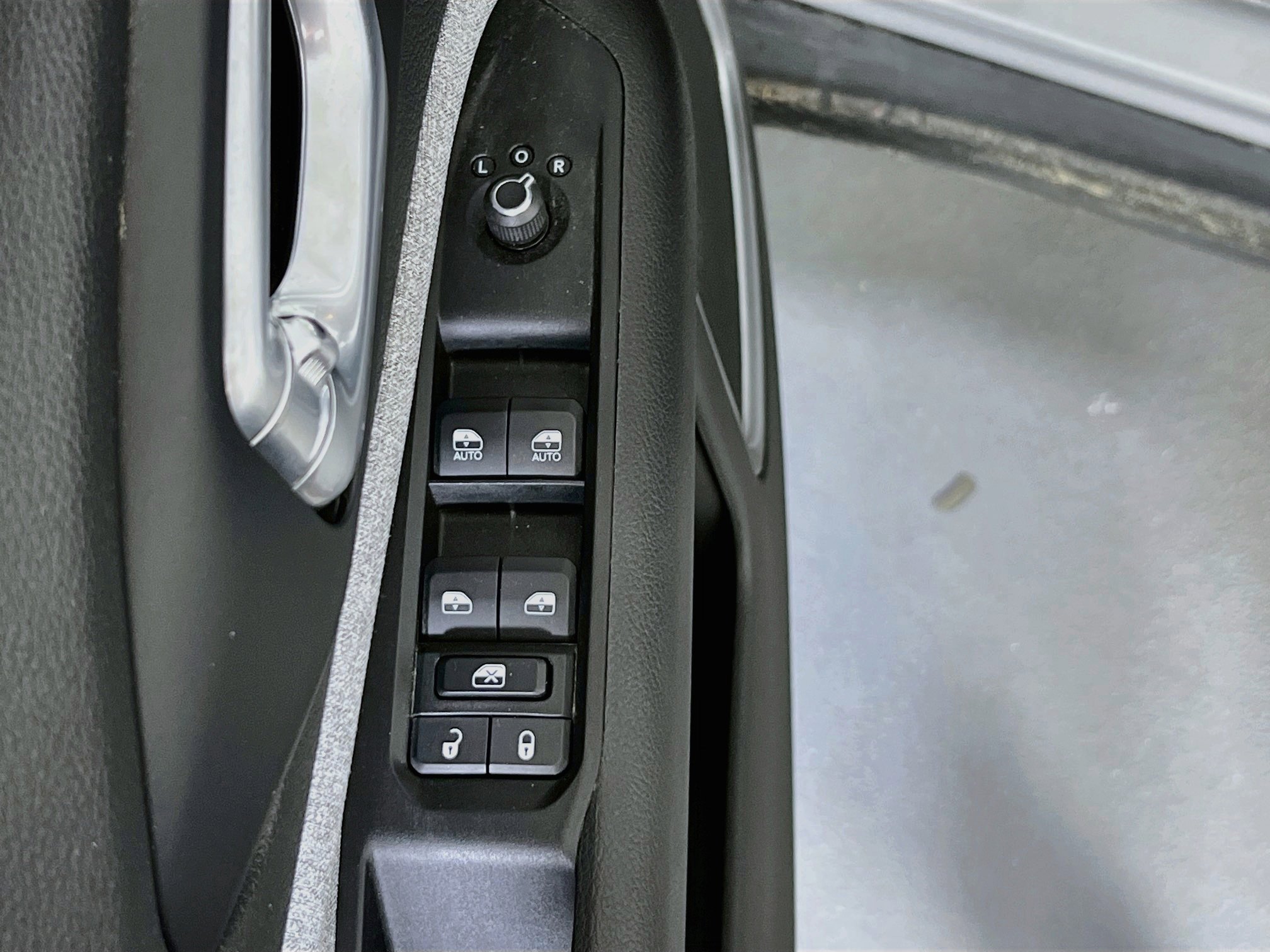 Used 2022 Jeep Compass Latitude AWD/4WD image 17