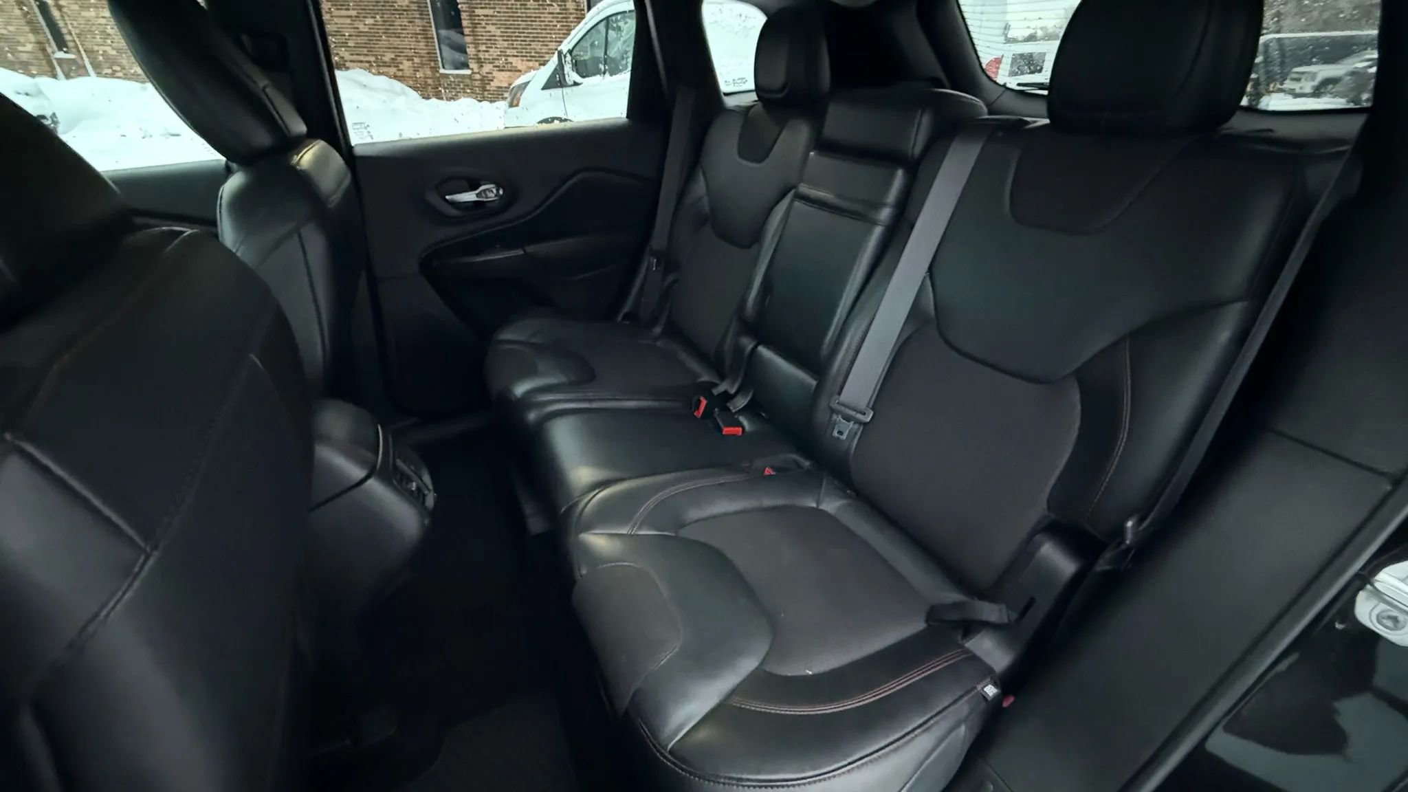 Used 2016 Jeep Cherokee Trailhawk image 24