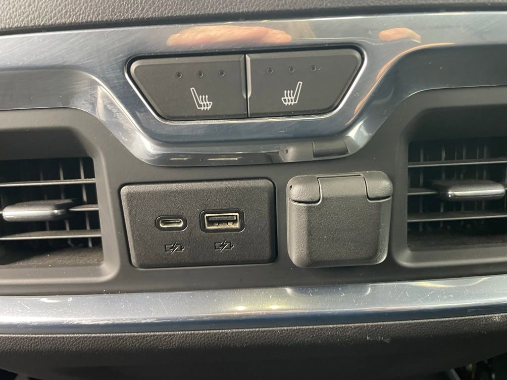 Used 2021 Chevrolet Silverado 1500 High Country w/ Technology Package image 29