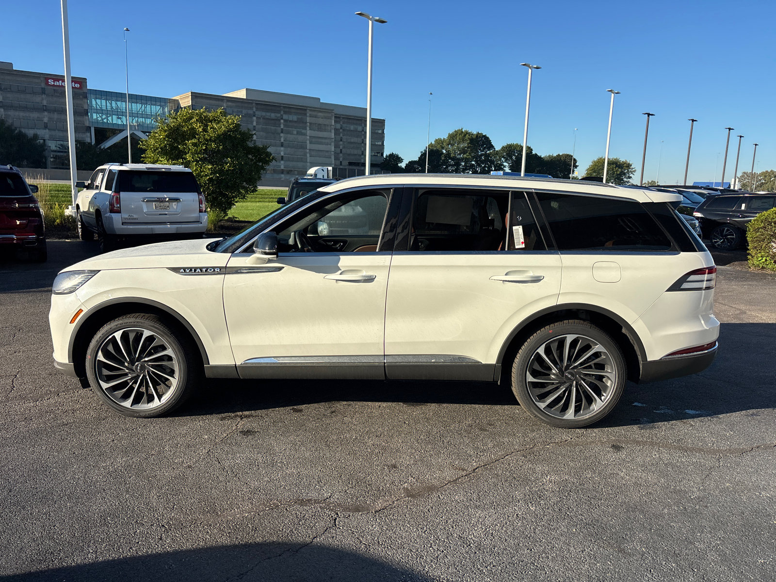 New 2027 Lincoln Aviator Reserve AWD/4WD image 4