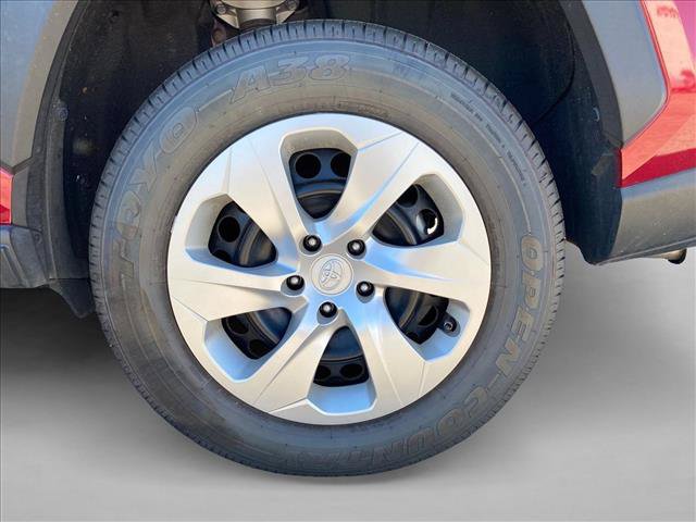 Used 2021 Toyota RAV4 LE w/ Carpet Mat Package (TMS) FWD image 13