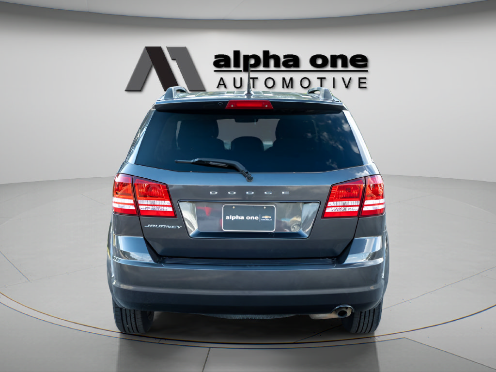 Used 2018 Dodge Journey SE w/ Connectivity Group FWD image 8