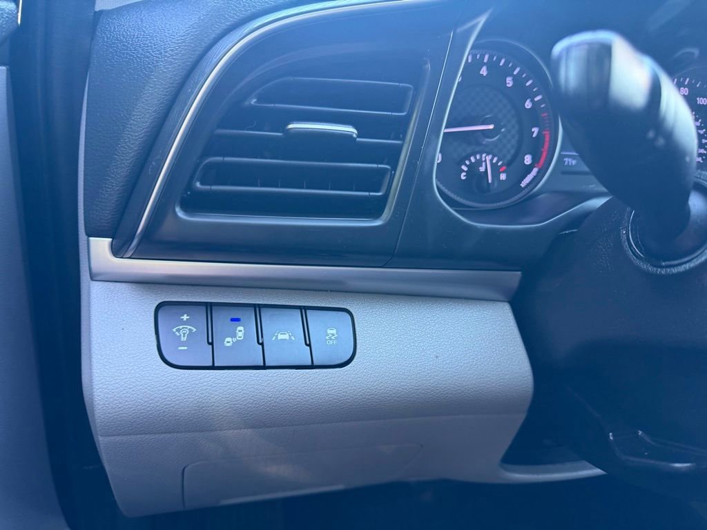 Used 2019 Hyundai Elantra SEL image 27