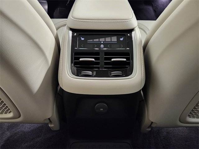 New 2026 Volvo XC90 T8 Ultra w/ Protection Package Premier image 31