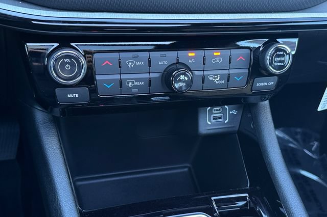 New 2026 Jeep Compass Trailhawk w/ Sun, Sound & Navigation Group AWD/4WD image 21