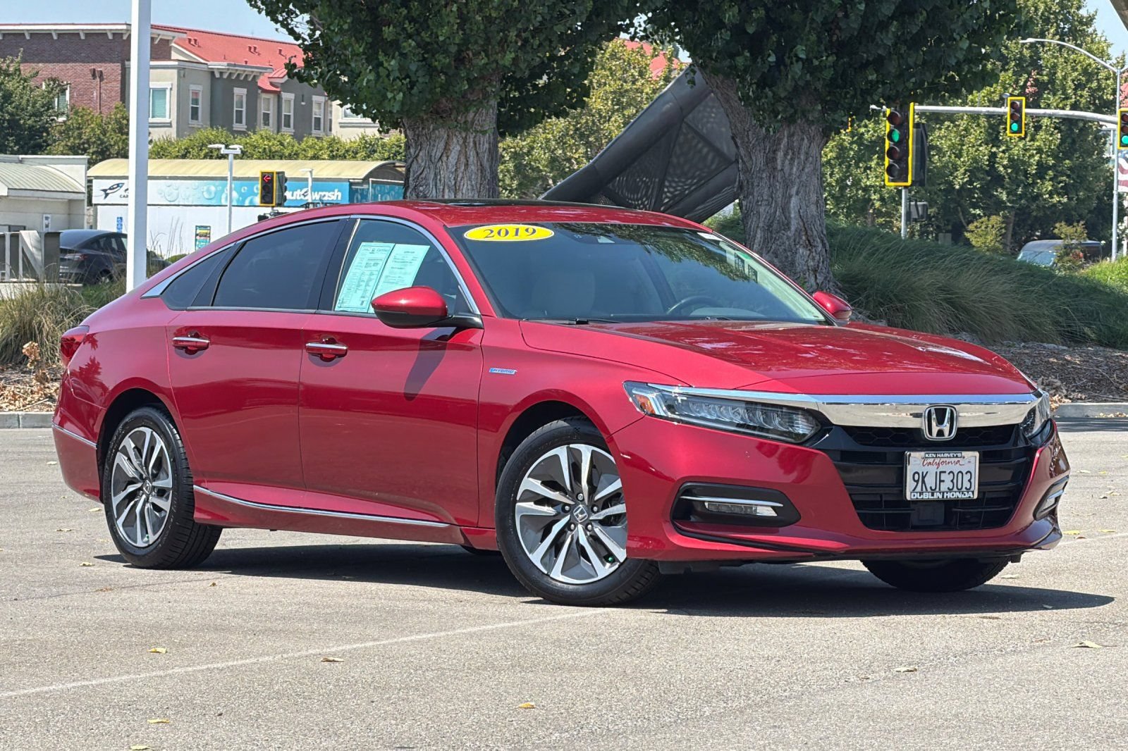 Used 2019 Honda Accord Touring image 2