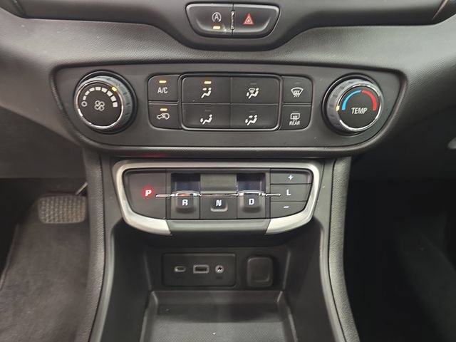 Used 2024 GMC Terrain SLE FWD image 22