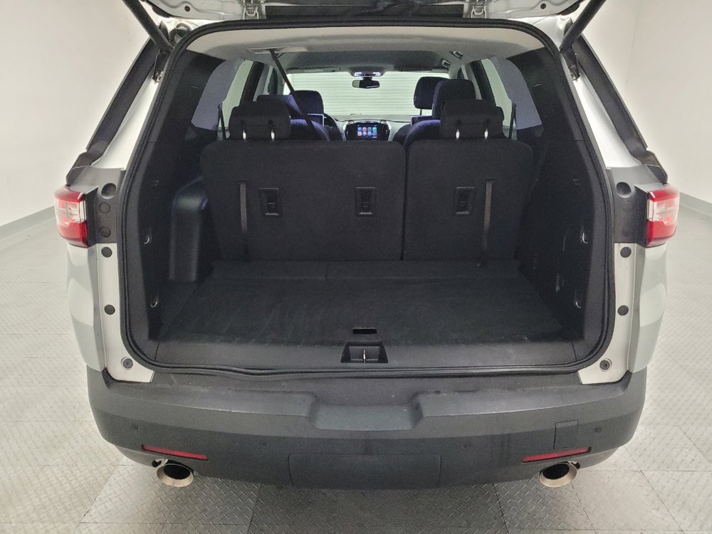 Used 2018 Chevrolet Traverse LT image 29