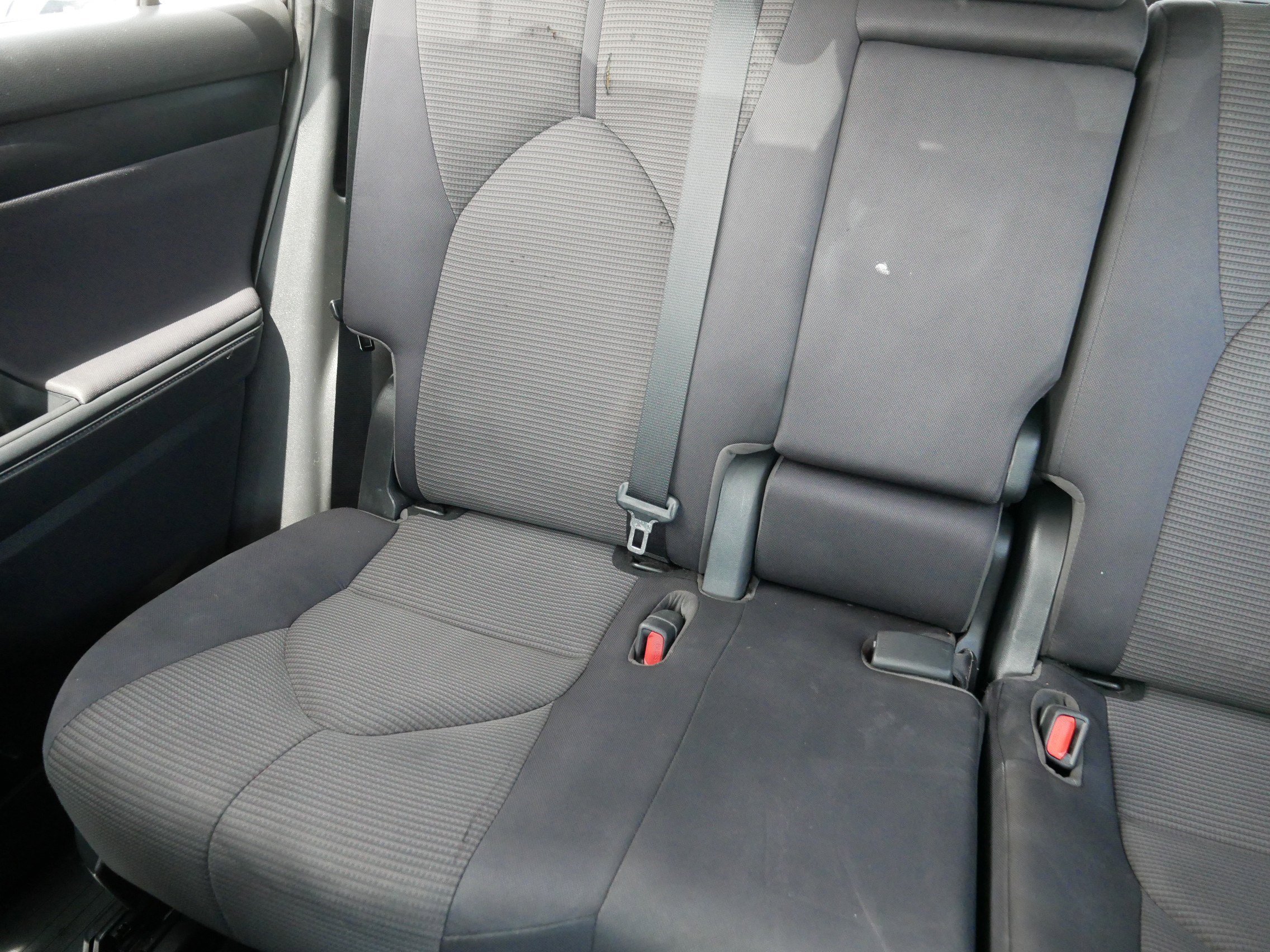 Used 2021 Toyota Highlander LE AWD/4WD image 12
