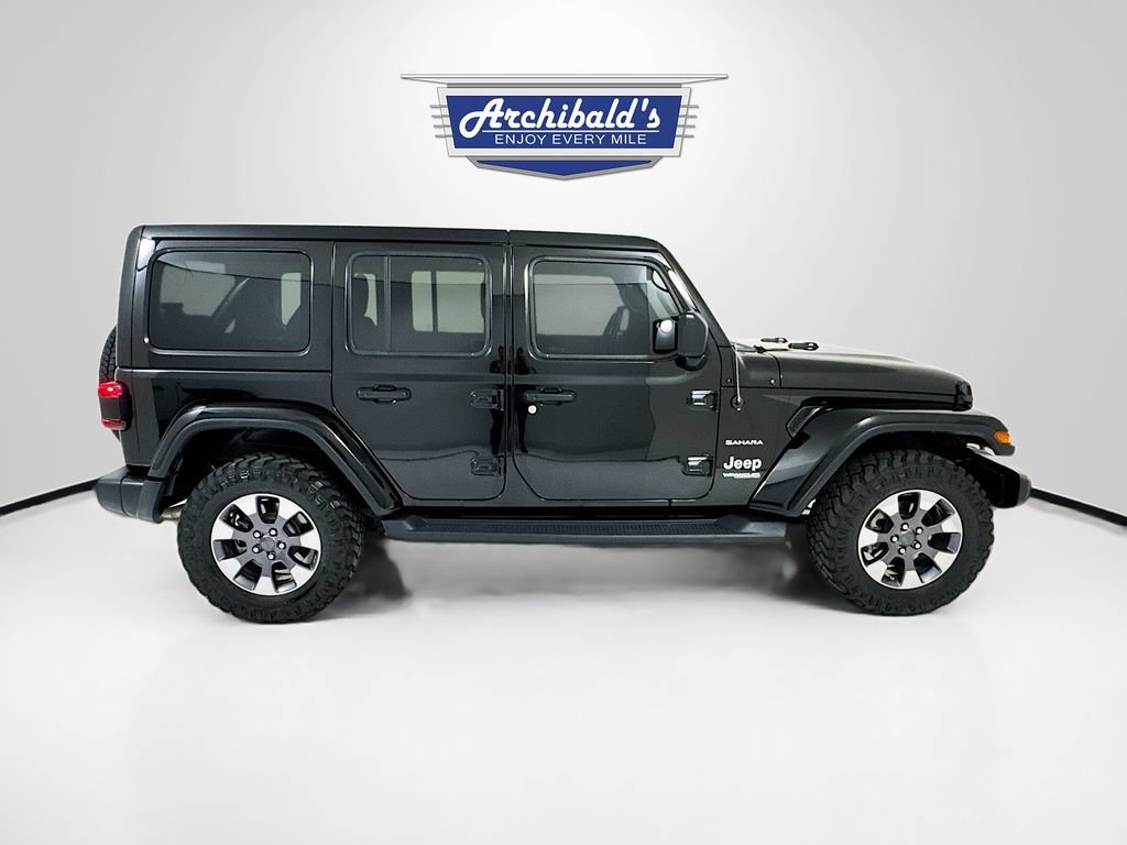 Used 2018 Jeep Wrangler Unlimited Sahara AWD/4WD image 9