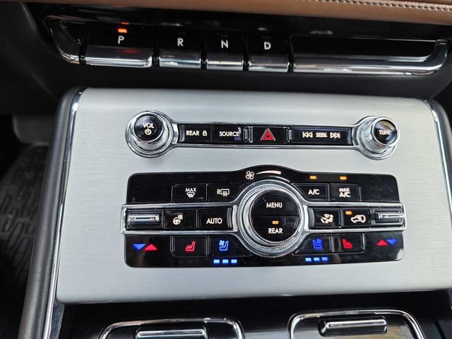 Certified 2023 Lincoln Aviator Reserve w/ Equipment Group 201A AWD/4WD image 11