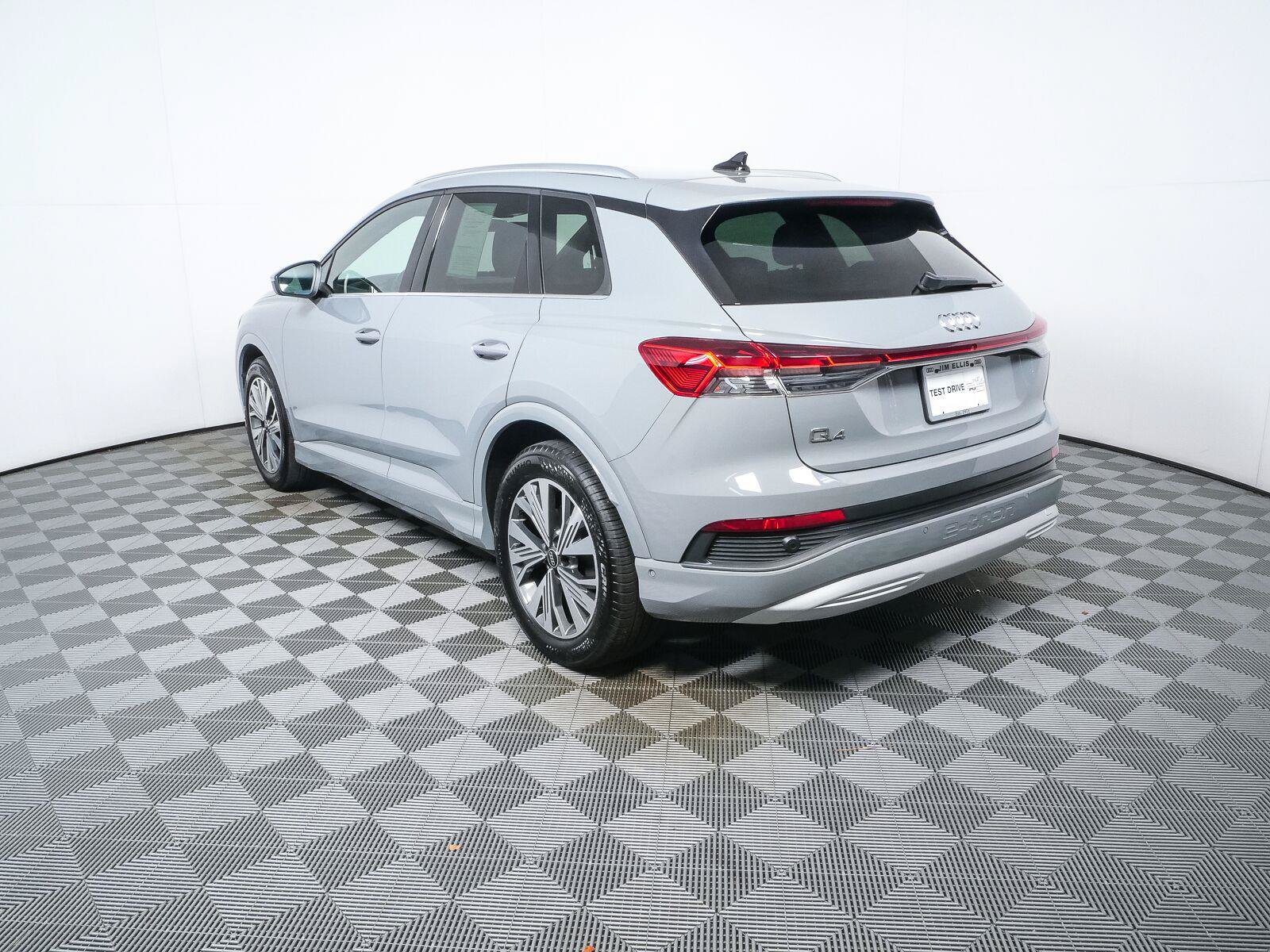 Used 2023 Audi Q4 e-tron Premium Plus w/ Premium Plus RWD image 28