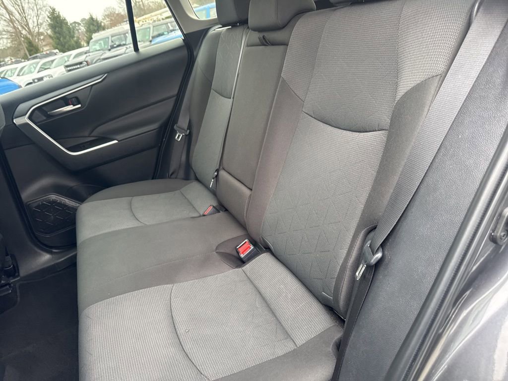 Used 2025 Toyota RAV4 XLE image 52
