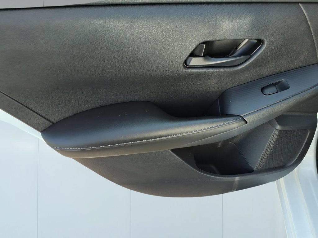 Used 2024 Nissan Sentra SV FWD image 10