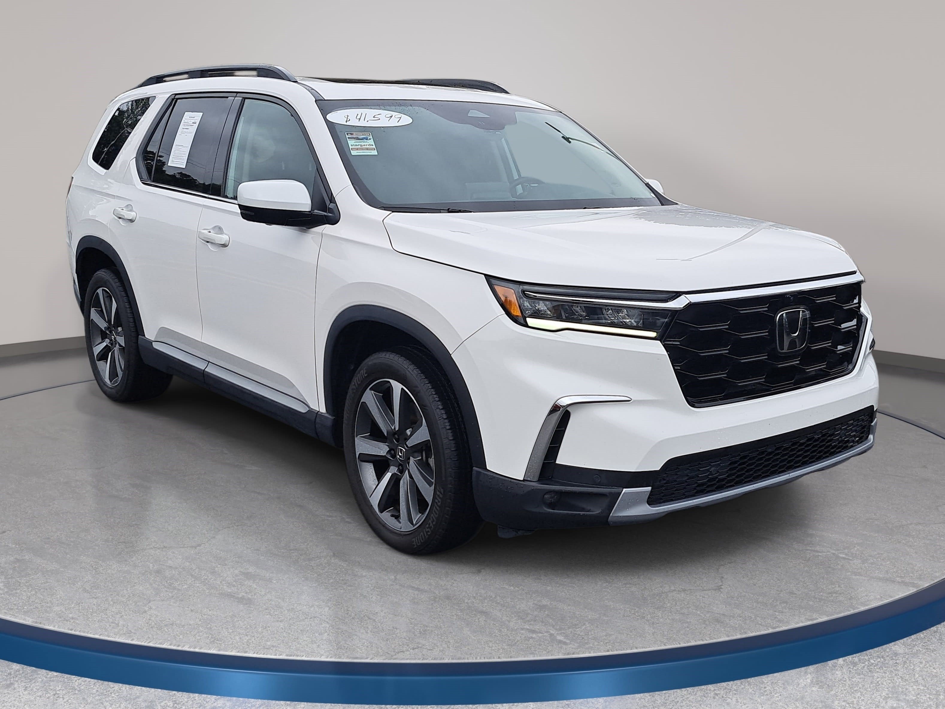 Used 2024 Honda Pilot Elite image 3