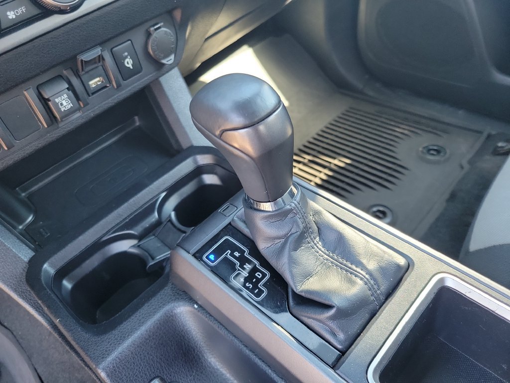 Certified 2023 Toyota Tacoma TRD Off-Road AWD/4WD image 28