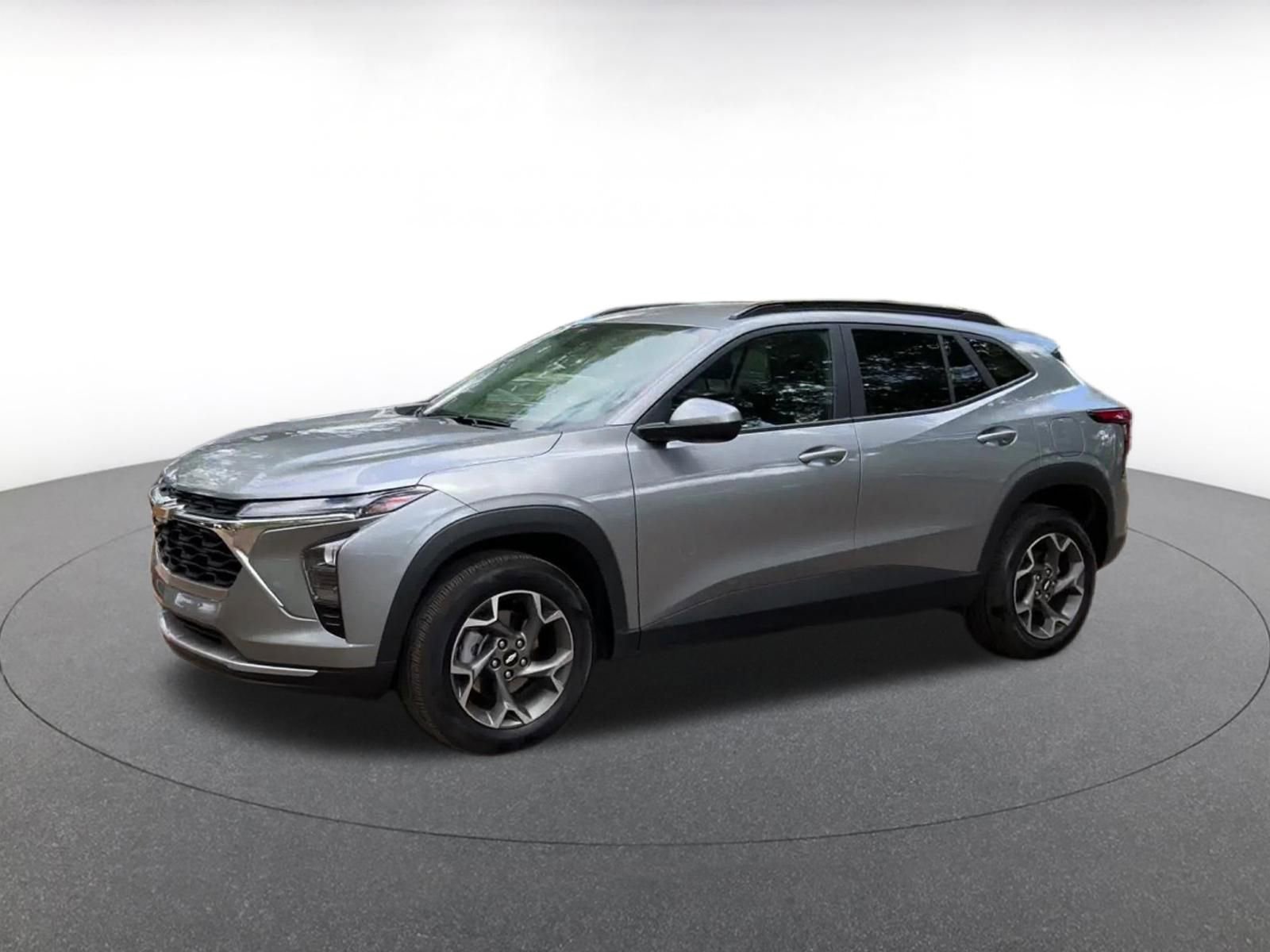 Used 2025 Chevrolet Trax LT image 8