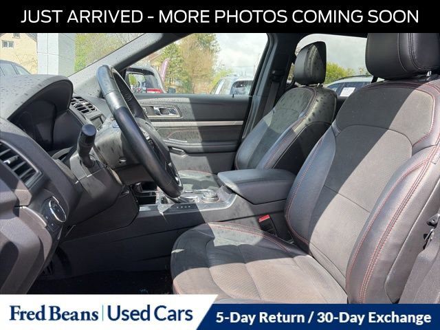 Used 2019 Ford Explorer XLT w/ Equipment Group 202A AWD/4WD image 13