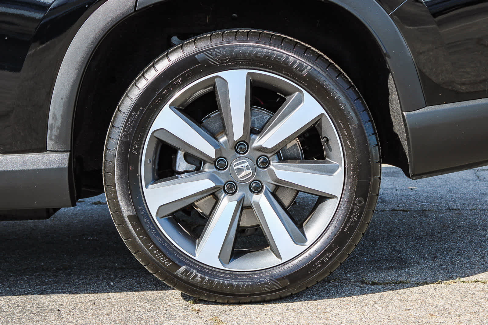 Certified 2025 Honda Pilot Touring image 8