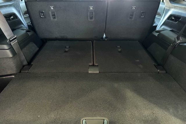 New 2026 Cadillac Vistiq Sport w/ LPO, Floor Liner Package image 16