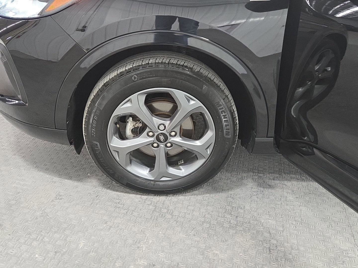 Used 2023 Ford Escape ST-Line image 22