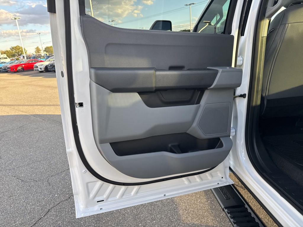 New 2026 Ford F350 XL w/ XL Chrome Package image 16