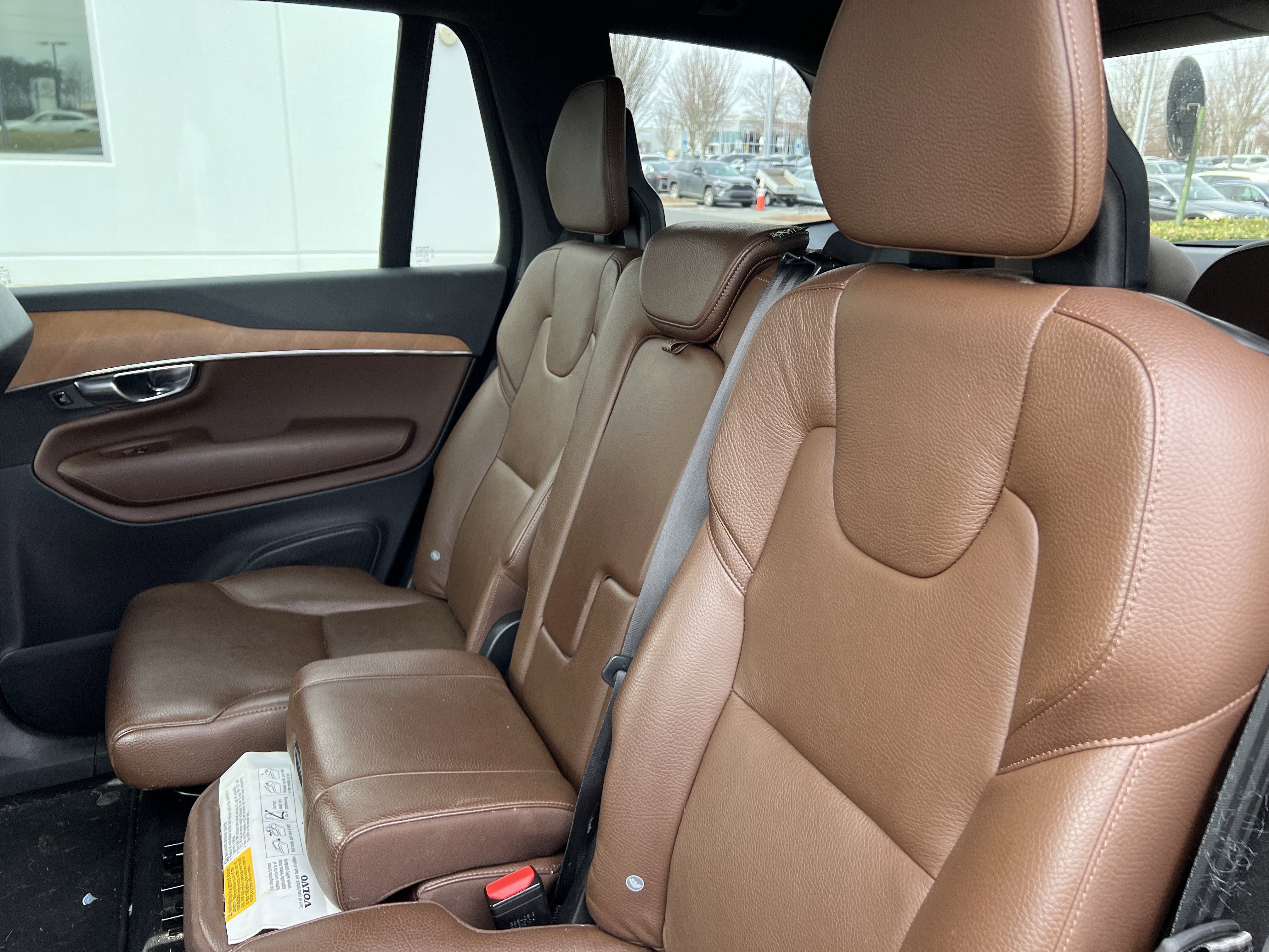 Used 2021 Volvo XC90 T6 Momentum w/ Advanced Package image 33