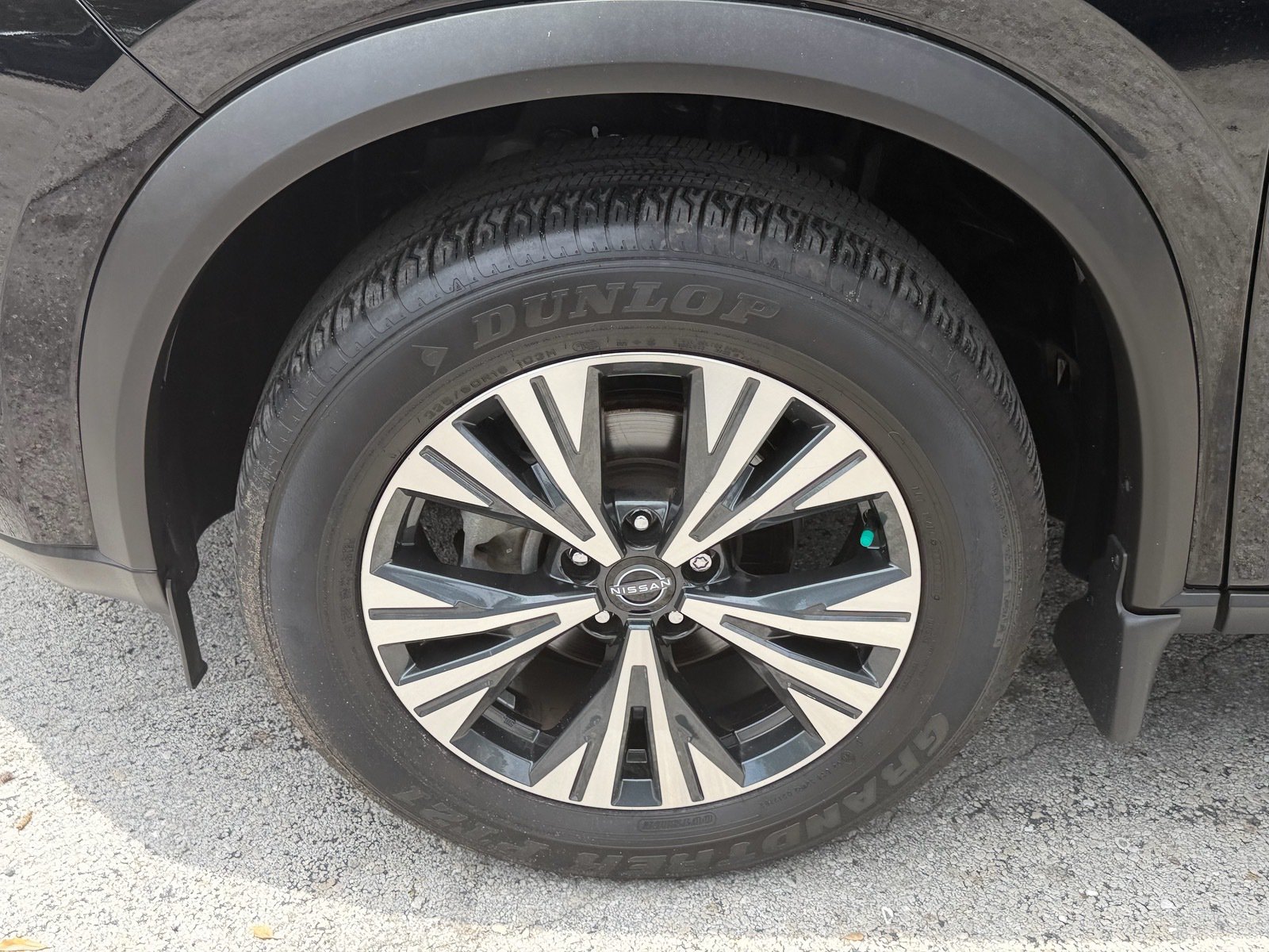 Used 2023 Nissan Rogue SV FWD image 16