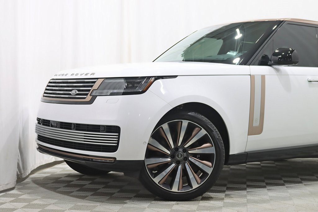 Used 2024 Land Rover Range Rover SV image 2