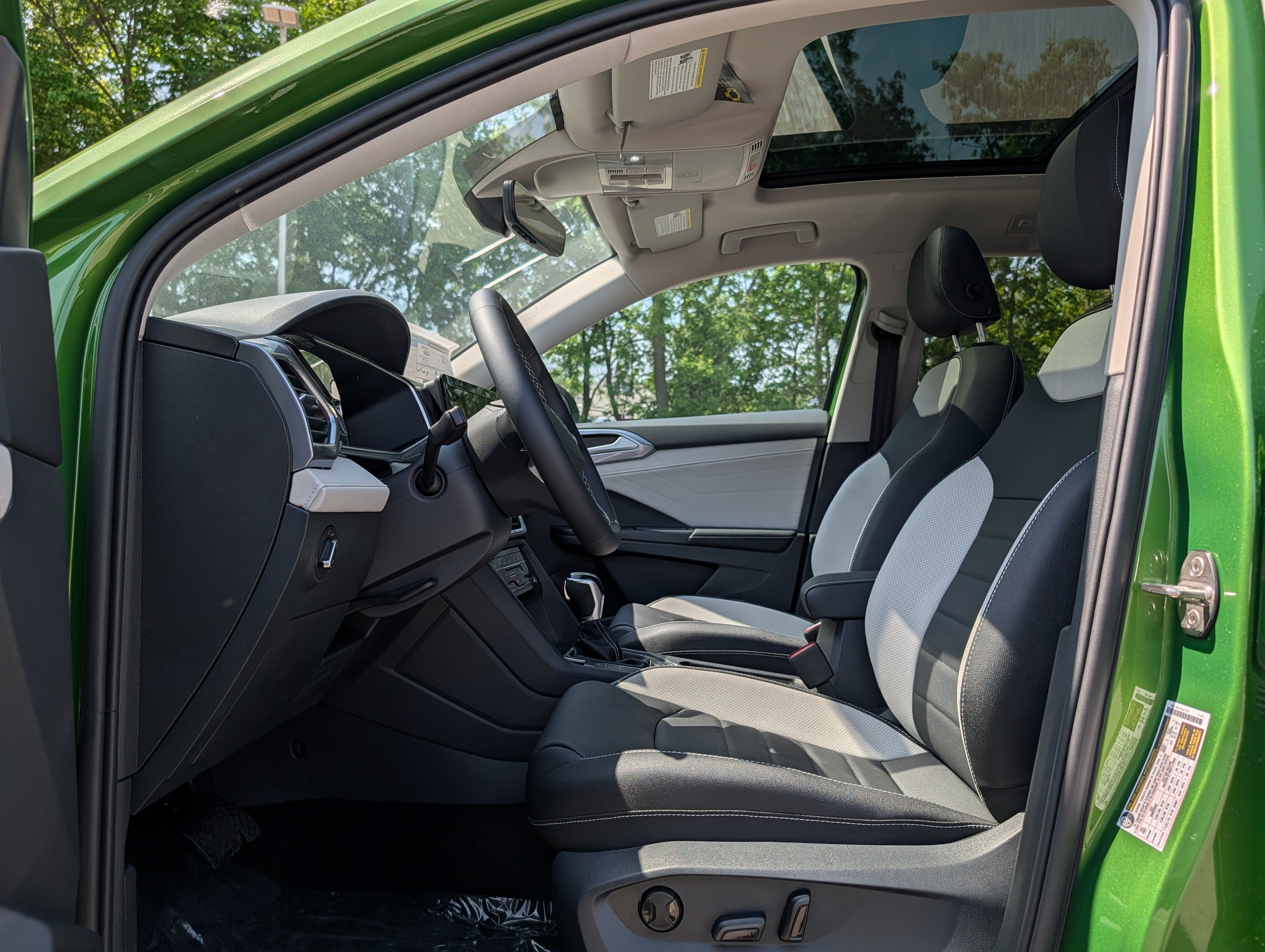 New 2026 Volkswagen Taos SEL AWD/4WD image 5