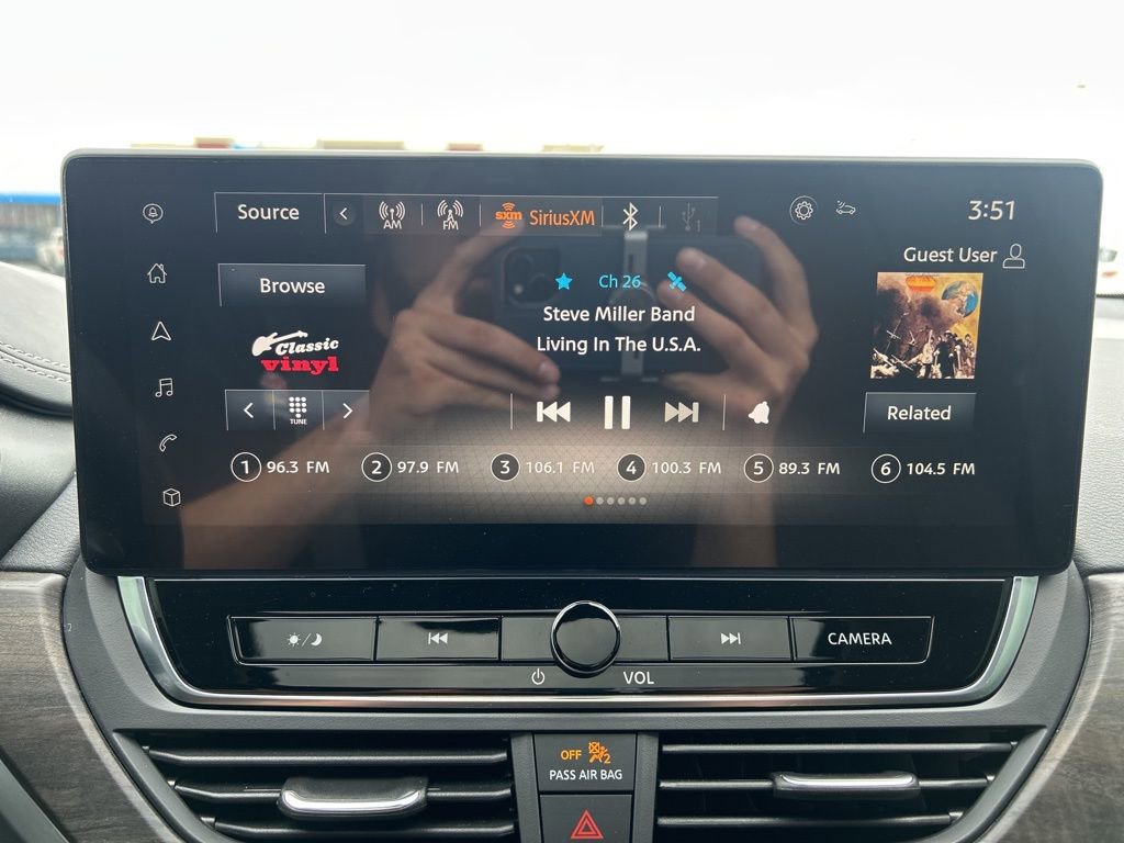 Used 2024 Nissan Altima 2.5 SL FWD image 19