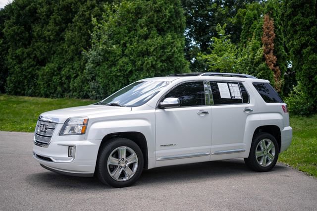 Used 2017 GMC Terrain Denali w/ Cargo Package AWD/4WD image 8