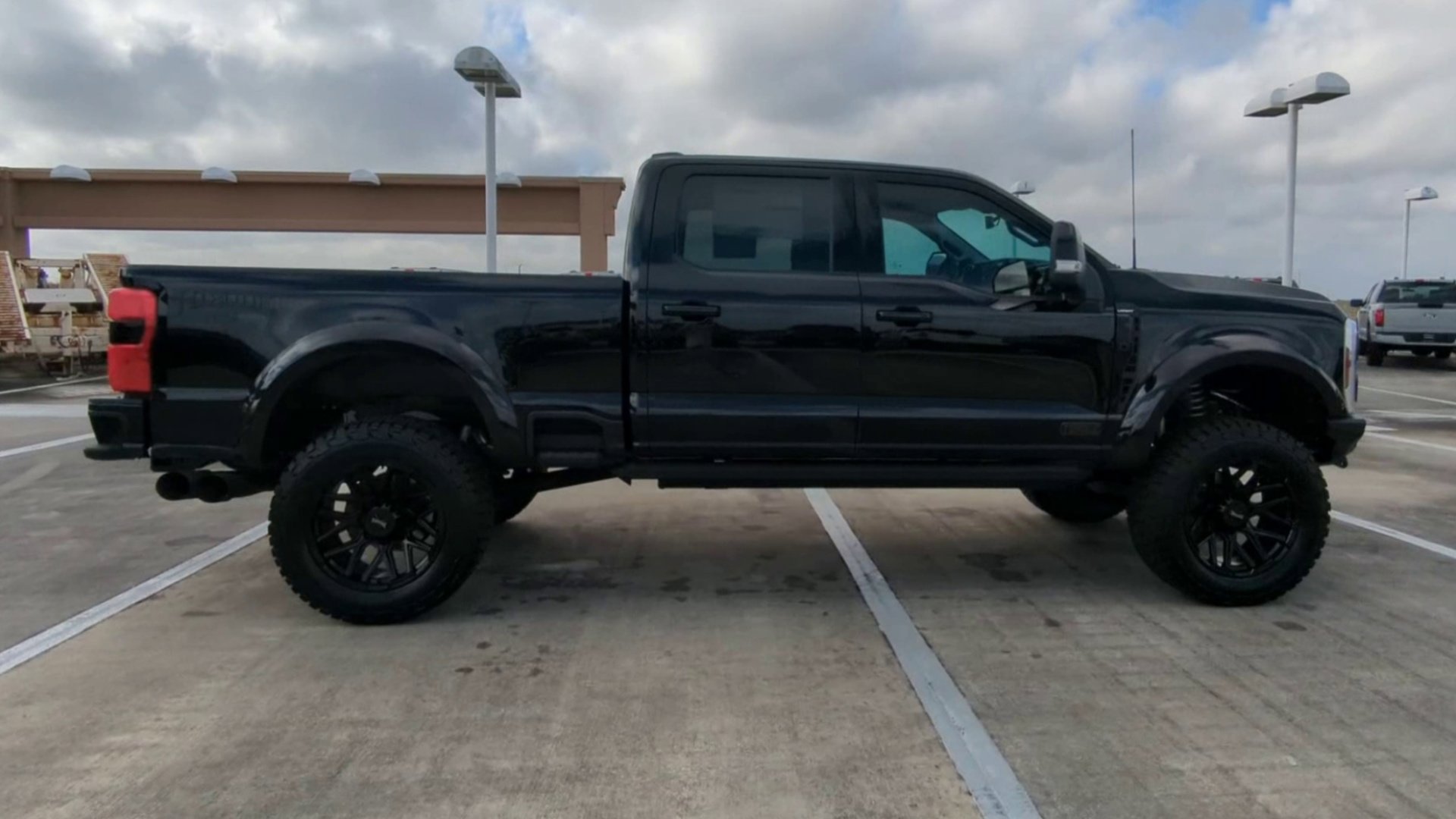 New 2026 Ford F250 Lariat w/ Black Appearance Package image 34