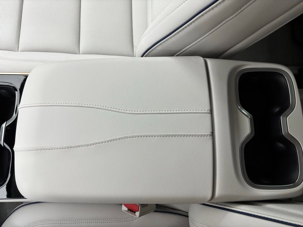 New 2026 Buick Enclave Avenir image 35