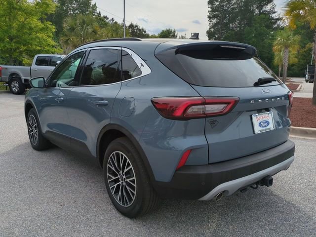 Used 2025 Ford Escape SE w/ PHEV Premium Package image 6