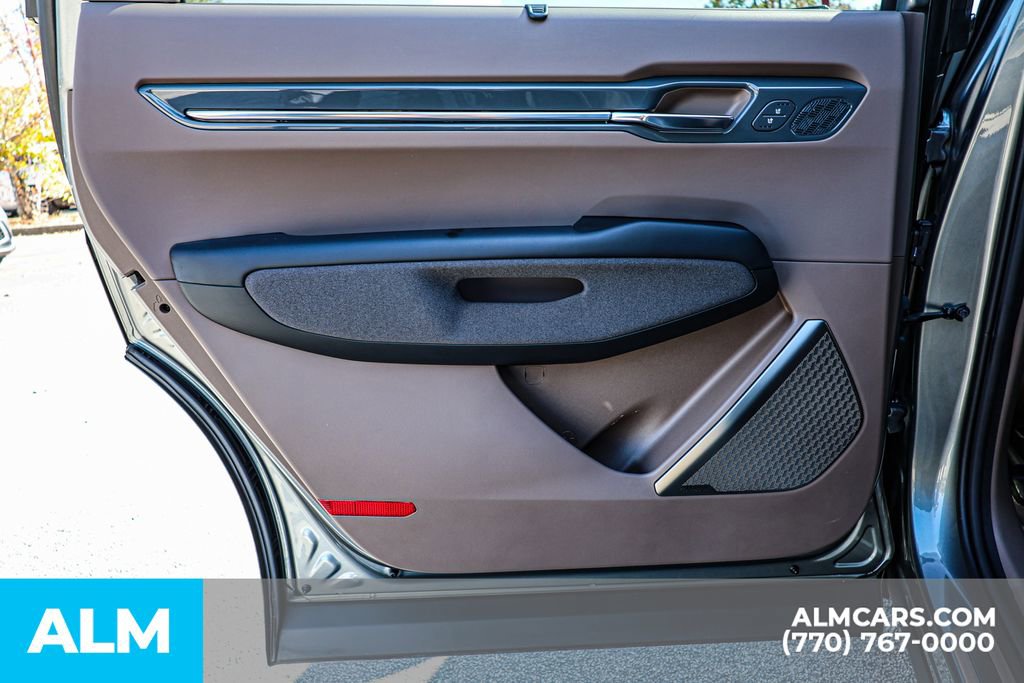 Used 2024 Kia EV9 Land image 58