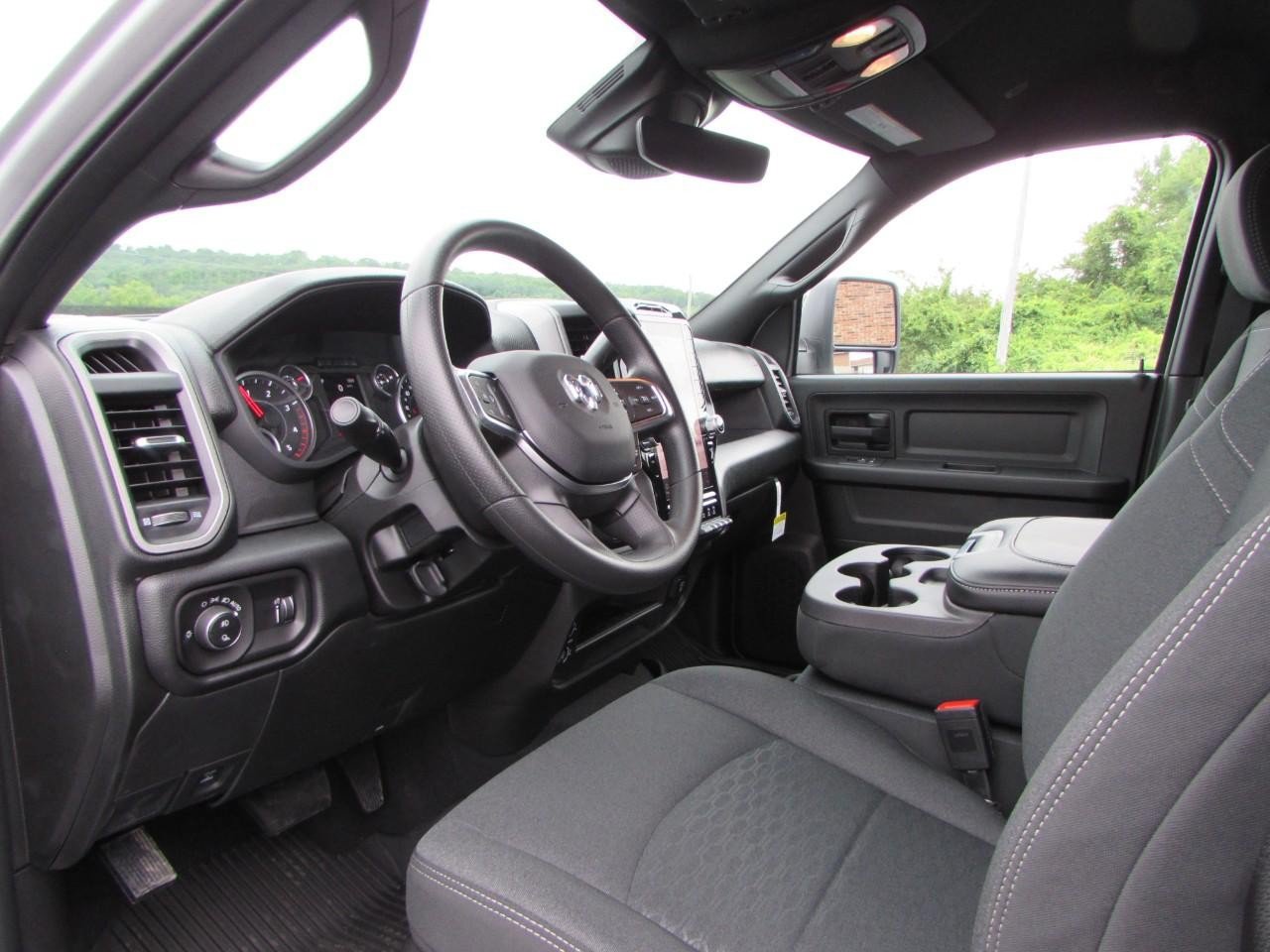 New 2026 RAM 2500 Warlock AWD/4WD image 13