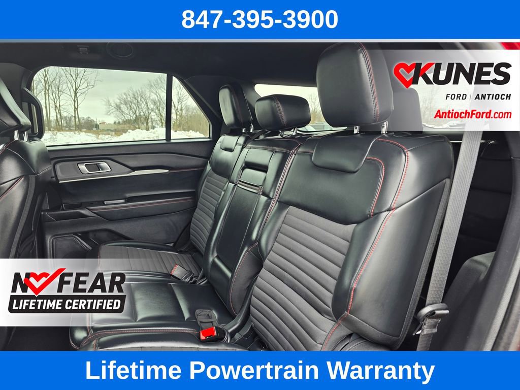 Used 2025 Ford Explorer ST-Line w/ ST-Line Street Pack image 23