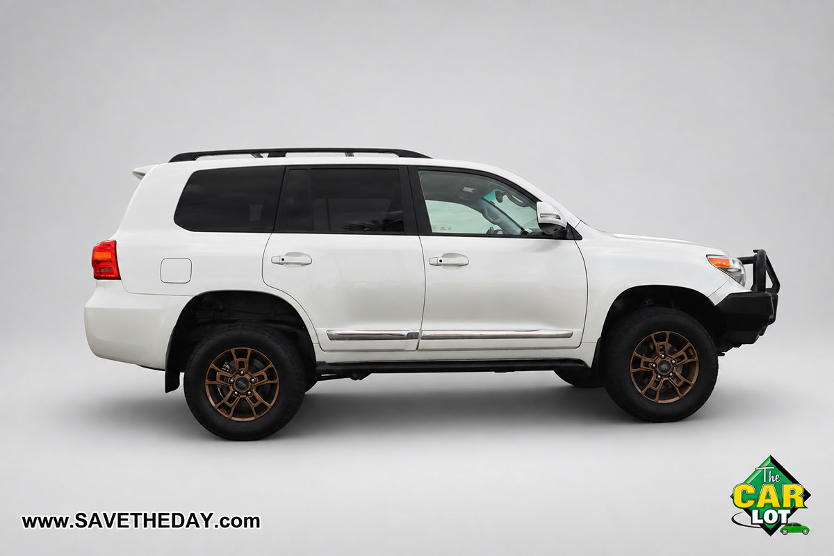 Used 2015 Toyota Land Cruiser AWD/4WD image 9