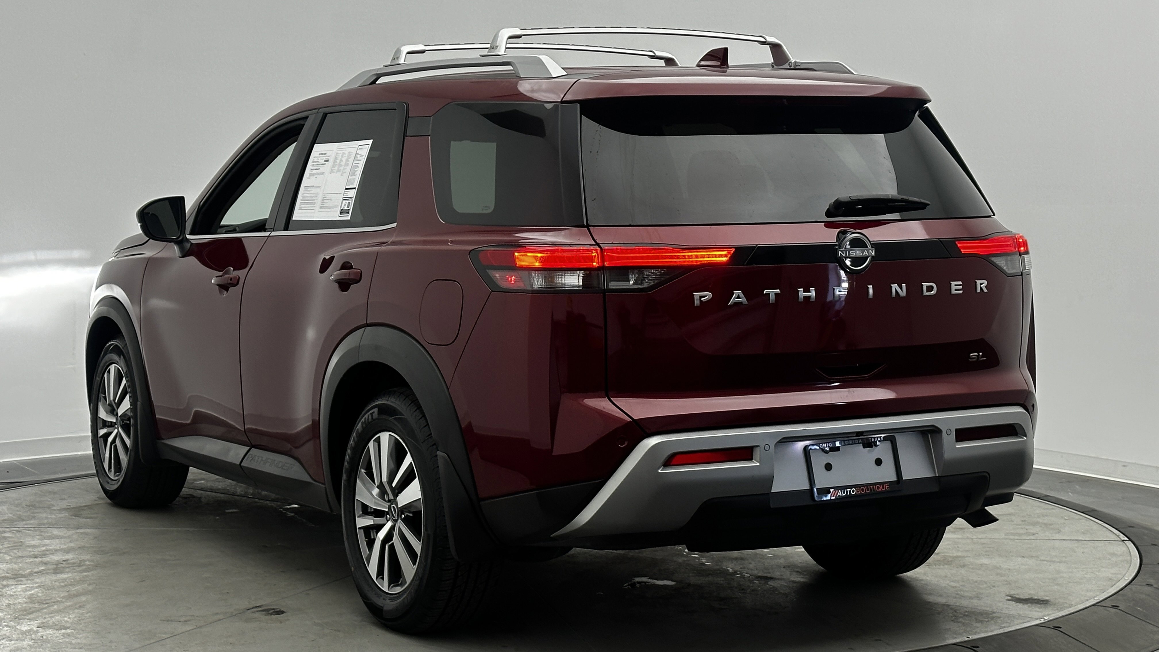 Used 2022 Nissan Pathfinder SL FWD image 6