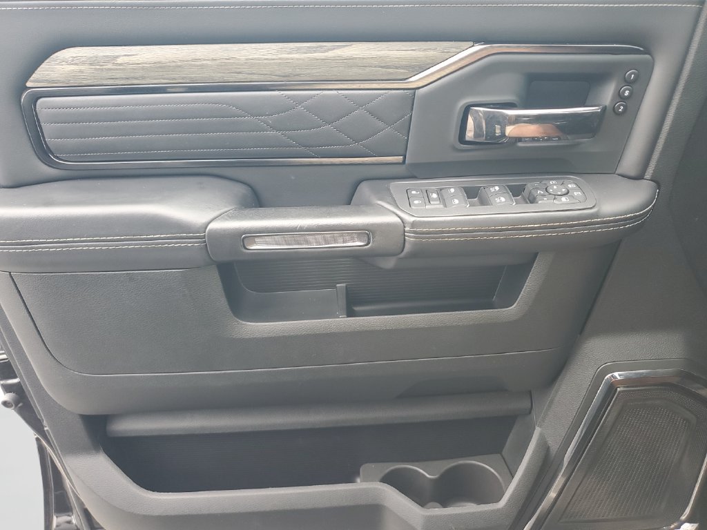 Used 2025 RAM 3500 Limited AWD/4WD image 20