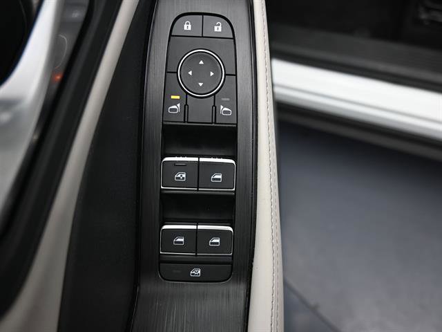 Used 2025 Nissan Rogue SL w/ Tech Package AWD/4WD image 6