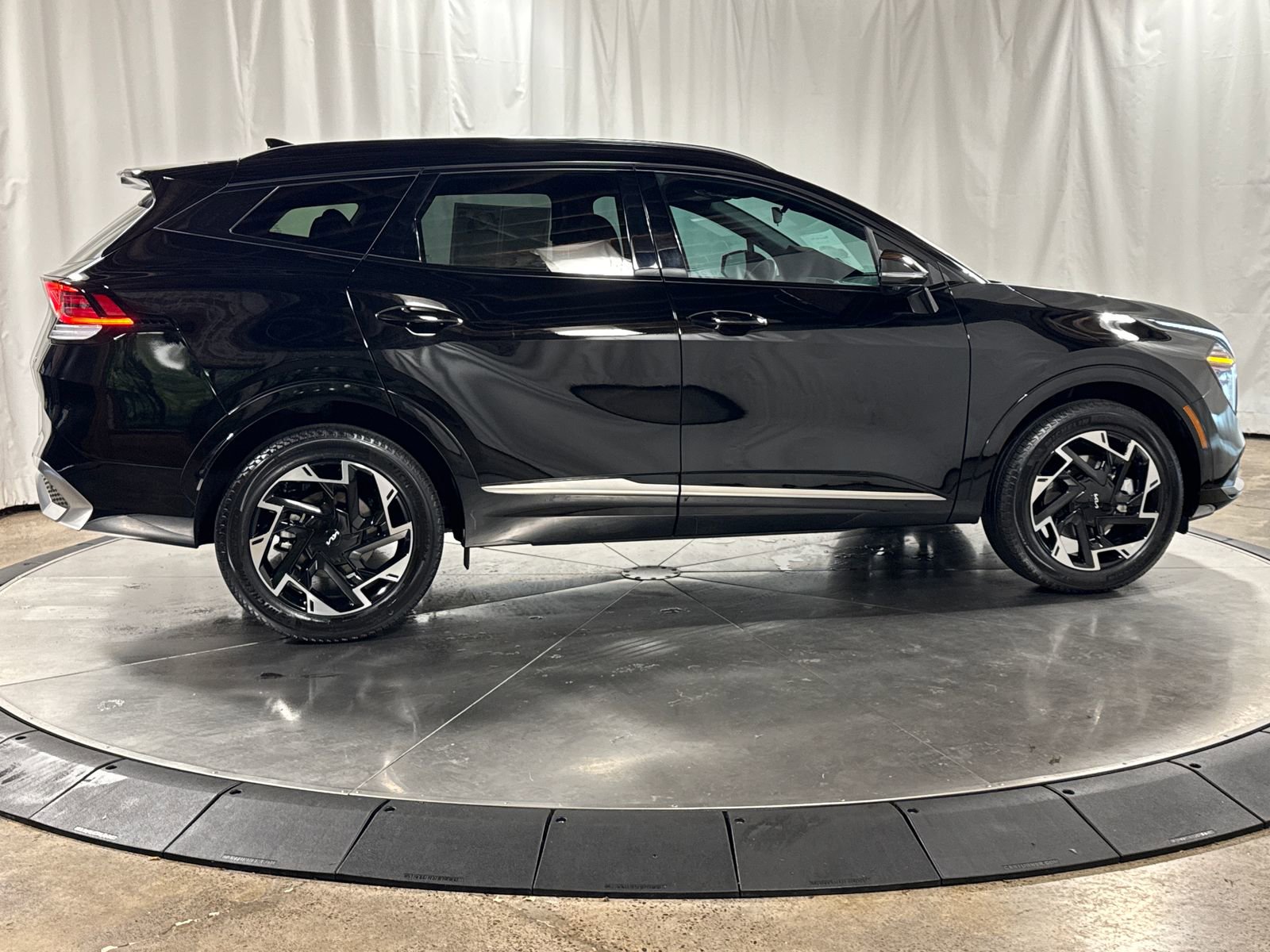 Certified 2024 Kia Sportage SX AWD/4WD image 6