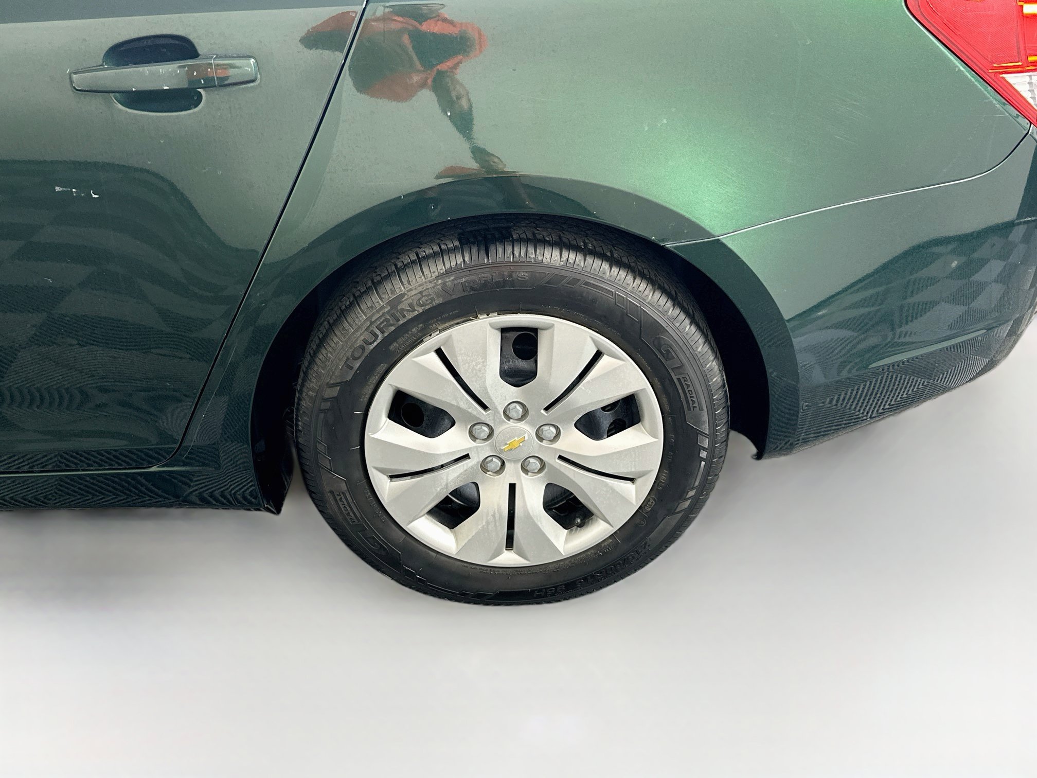Used 2014 Chevrolet Cruze LS FWD image 11